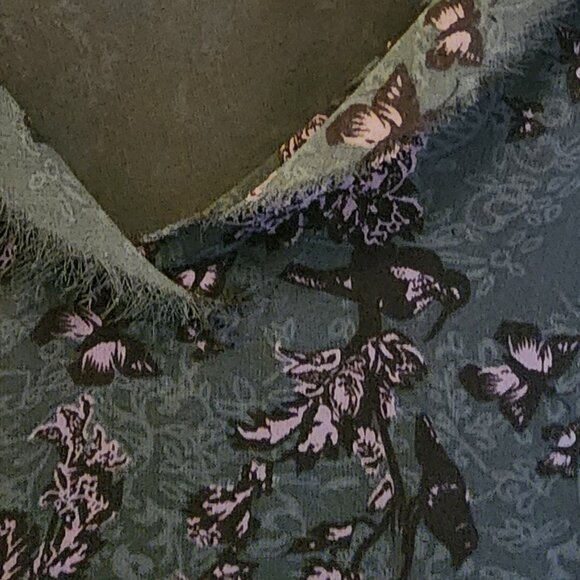 CAbi large Women's Evermore Flutter blouse V-neck Feminine Bohemian Flare - Picture 2 of 4